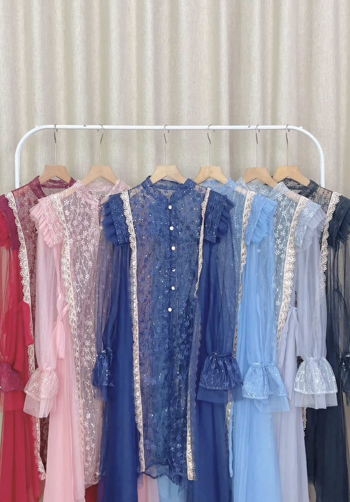 Varian warna Safa 2 udh ada detail payet yang bling” ✨✨ #WIBGAJIAN #safaouter #bajulebaran2025 