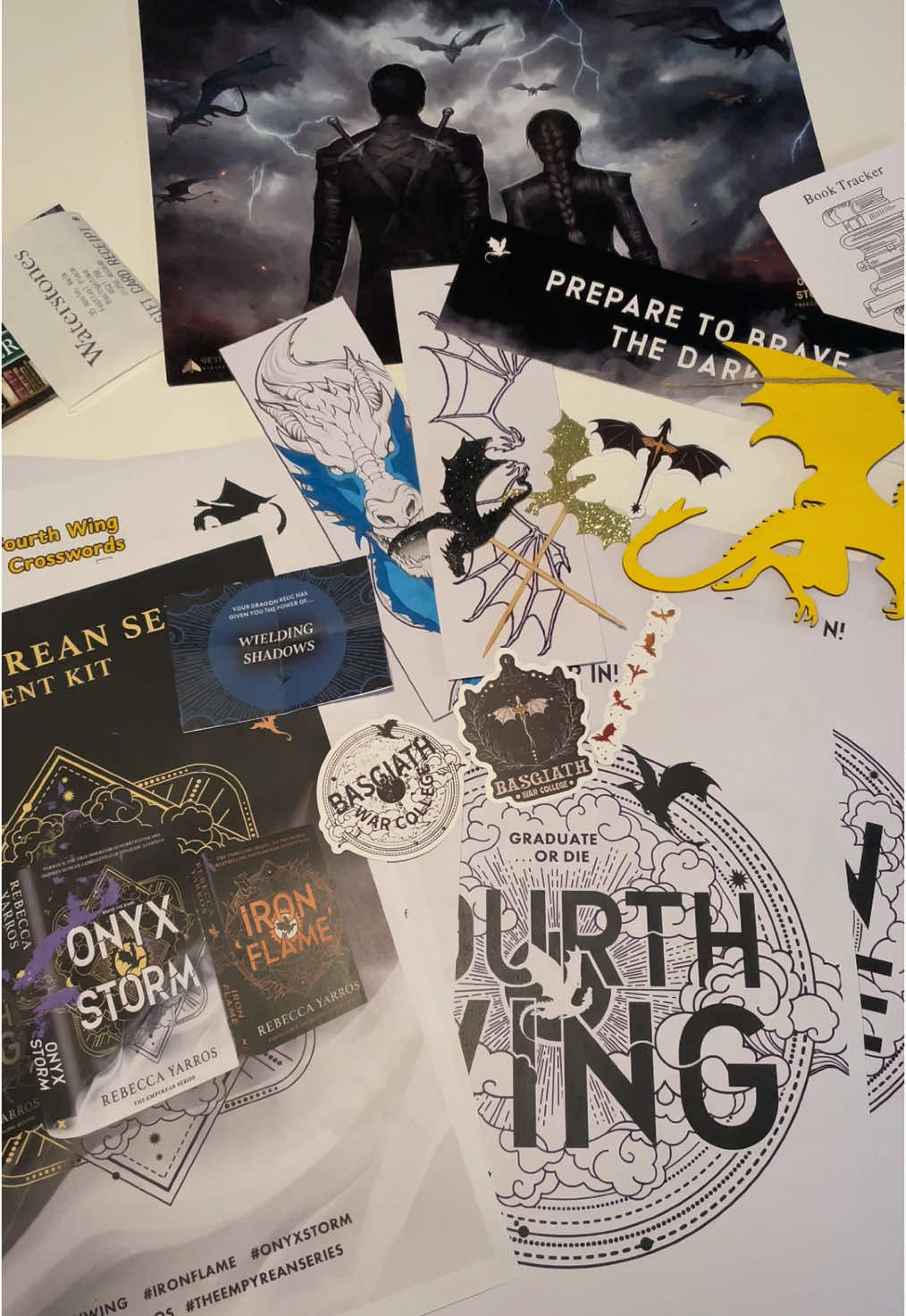 Went to a @Waterstones Onyx Storm event and got so many goodies. I won the quiz and got a gift card 🙌🏼✨ #fourthwing #fourthwingrebeccayarros #ironflame #onyxstorm #bookevent #bookrelease 