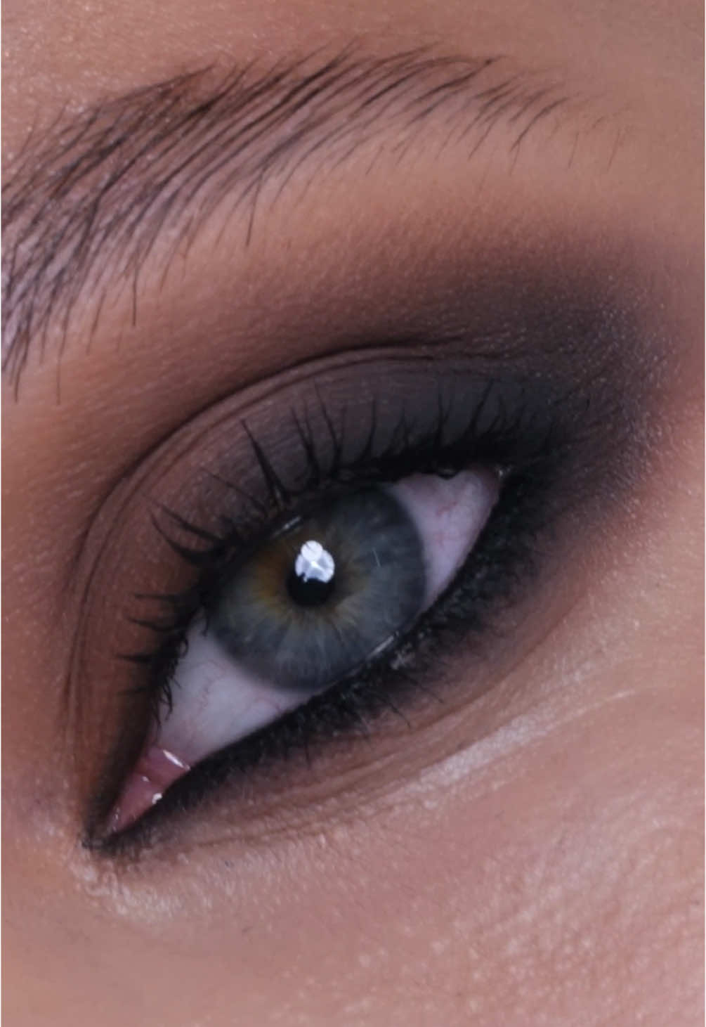 SMOKEY EYE TUTORIAL ft. my BRAND NEW MINI EYE SCULPT EYESHADOW PALETTE 🖤 Please see below for all products used! 🤤 #makeupbynatashadenona  Makeup Details:  Base: ND HYGLAM Corrector C2 Eyes: ND Macro tech eye crayon  black - upper and lower lashline  ND MINI EYE SCULPTED PALETTE  Black - intensify the lash line, lower lash line  Medium - lid, crease, lower lash line   Light - diffuse crease, brow bones Deep - outer corner, diffuse, lower lash line #explore #natashadenona #natashadenonamakeup #minieyesculptpalette 
