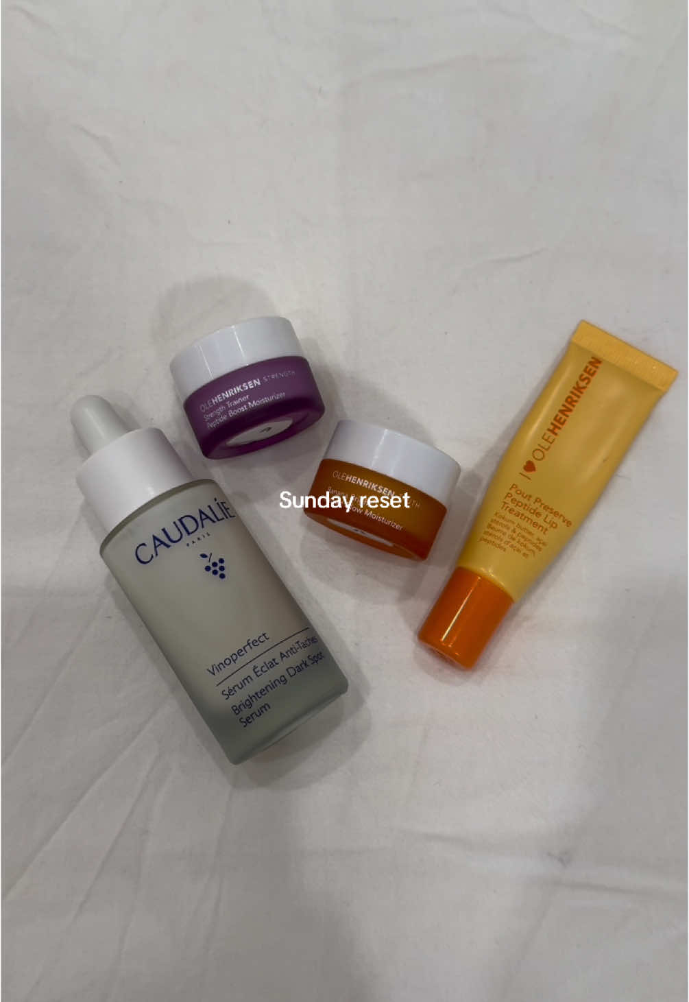 #sundayreset #sundayvibes #weekendreset #aesthetic @Olehenriksen @Caudalie 