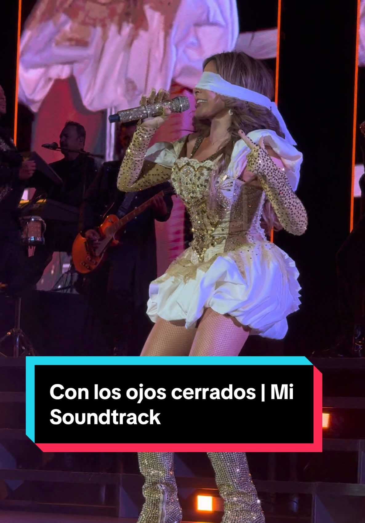 Esa no, Gloria 🥹 “Con los ojos cerrados” desde el Mi Soundtrack en el Auditorio Nacional #gloriatrevi #gloriatrevioficial #trevi #gloria #misoundtrack #misoundtracktour2025 #conlosojoscerrados #auditorionacional #conciertos #mexico #concierto #trend #parati #fyp #viral #viraltiktok #tiktok 