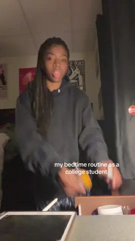 i ❤️ #dormlife #geeked 