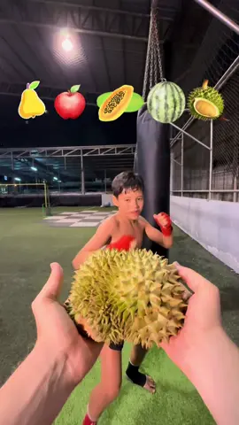 Smash fruits Muay Thai style with elbows—can the durian be destroyed? 💪🏻💥 🍉 #muaythaichallenge