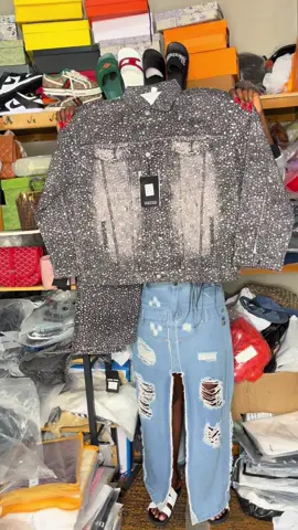 PRICE 430AED *PREMIUM LUXURY CRYSTALS STONE JEAN UP N DOWN 🥶🥶BEST QUALITY 💯NOT REGULAR ❌❌WELL BRANDED AND PACKAGED ✅NOW AVAILABLE SIZES; XL XXL XXXL✅* 