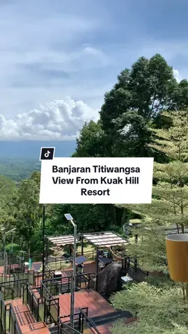 Calm and stunning views of Banjaran Titiwangsa from Kuak Hill Resort ☘️🌲🍀✨ #kuakhillresort #latapapan #lenggong #lenggongperak #perak #travel #travelbucketlist #glamping 