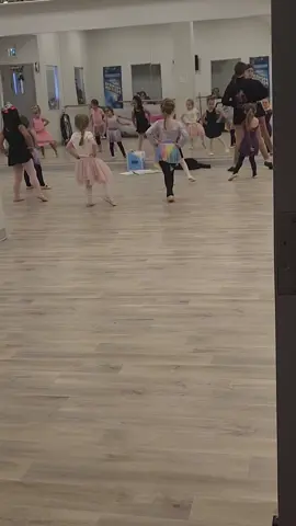 #ecoledeballet  #melaniepoirier  #balletjazz  #goodtime 