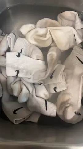 sock wash day🧦🧦🫧🫧#nikesocks #fyp #girlmom #fyppppppppppppppppppppppp #momlife #MomsofTikTok #clorox #oxiclean #tide #nike #fypシ #washday #zote 