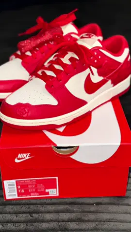 Nike Dunk Low “Roses” 🌹🌹🌹 . . . #unboxing #unboxingvideo #youtube #review #toys #subscriptionbox #youtuber #beauty #iphone #unbox #makeup #toy #instagood #skincare #Love #beautybox #pro #fashion #instagram #toystagram #collection #tech #technology #toycollector #video #k #xiaomi #mysterybox #giveaway #youtubechannel 