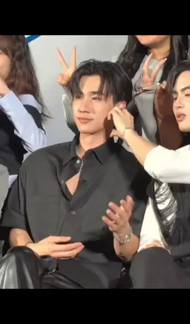 aizzzz...aizzzz😏🤦‍♀️ aku kepang jg tu jari🤣 #Perfect10LinersMidTerm  #perfect10liners  #perthsanta  #gmmtv 