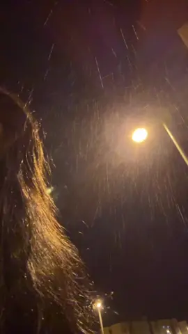 نشوتك تلعب مع قطر المطر🌧️ #مطر #fypシ #pppppppppppppppp 