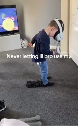 Nobody’s touching my vr #fun #fypシ #foryoupage #vr #fail #oculusquest2 #viralvideo #oculus #funnytiktok 