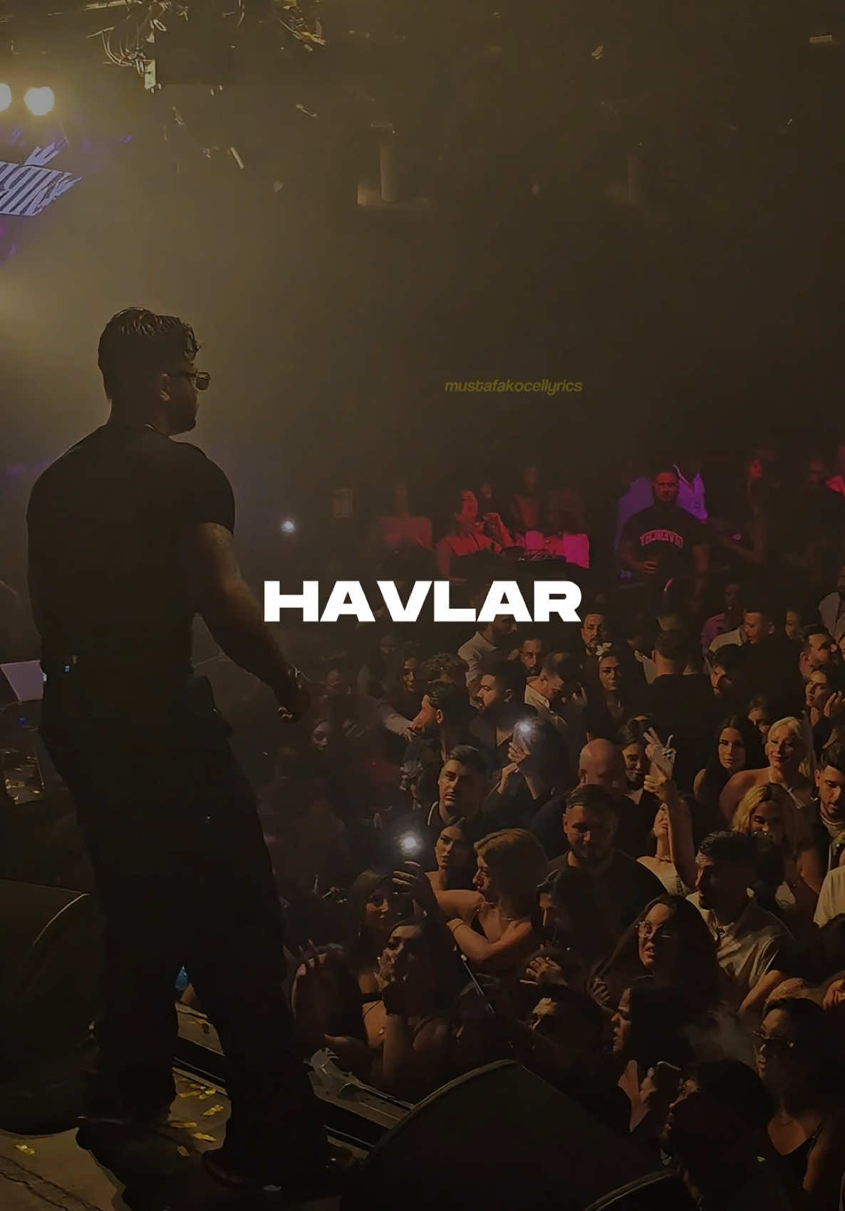 Kiminle @gerçek lvbelc5 konserine gitmek isterdin ?😎 #mustafakcl #lvbelc5 #konser 