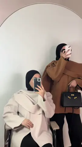 Oversized Cashmere scarf coat . Available in Camel & Fresh cream . Sizes : S - M - L - XL . Delivery available 58 wilayas 🇩🇿 . ( Zr express ) . #fy #fyp #foryou #foryoupage #algeria #brand #newcollection #SmallBusiness #trend #outfit #outfitcheck #outfitideas #outfitinspo #fitcheck #coat #zaracoat #winterfashion #winteroutfit #classy #classe 