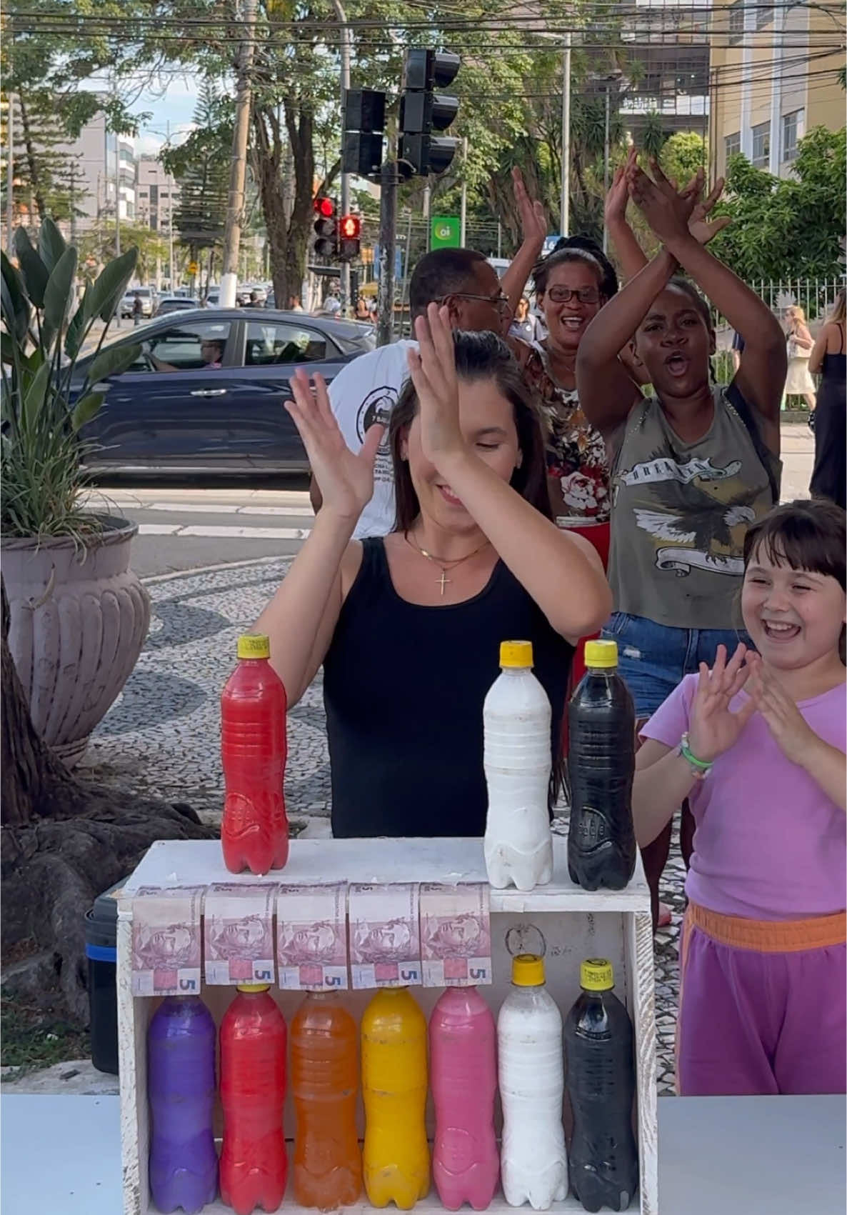 Jogo da garrafa acerte as cores #desafio #jogo #brincadeira #desafiotiktok #jogodagarrafa 