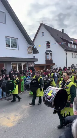 Umzug Rohrau #Rohrau #deckenpfronn #guggenmusik #fasnet #2025 #bardarutscher #umzugsvlog #fy #fyp #viral #kampange2025 #foryoupage #foryou #fasnetsumzug #fasnet2025 #forever #fünftejahreszeit #altweiberfasching #schmotziger #fasnetsliebe #germany #narrenzunft #narrenumzug #badenwürttemberg🇩🇪 #saturday @Bardarutscher 