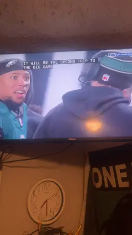 Nawww like seriously, y i feel like today my first time ever seeing him🤣😭😜.. or was Jalen and AJ fine ass blinding me!!!! 😜💚🦅💚🦅💚🦅💚#wegoingtothesuperbowl #eagles #gobirds #philly #saquonbarkley #whodatindaback 