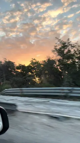 ¿Será el Ángel de mis sueños? #Travel #Trip #Road #Bridge #Amanecer #Viaje #Carretera #Puente #Angel 🚙