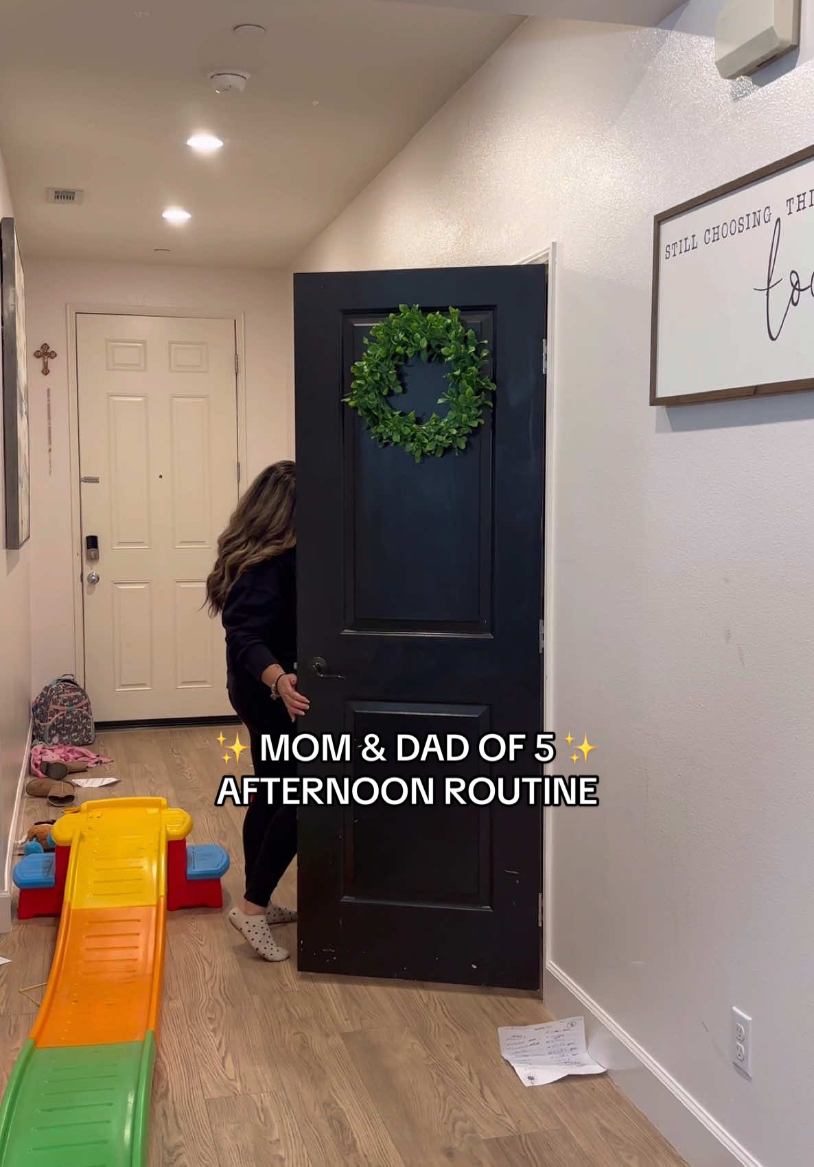 One of the busiest days of the week so we have to tag team & split up 😮‍💨 #mom #momlife #momanddad #momlifebelike #momtok #MomsofTikTok #sahm #familyof7 #momoffive #afterschoolroutine #afternoonroutine #afternoonvlog 