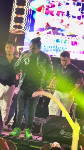 A donde se fue el amor que desde niño prometimos 💔🥺 #imposible #paratiiiiiiiiiiiiiiiiiiiiiiiiiiiiiii #oscarmanuelvaldivieso #fouryou #💔🥺 #cumbiaromantica  @OscarManuelValdiviezoOficial @Soledad #30 @🌻🌺johani06💝🎀 