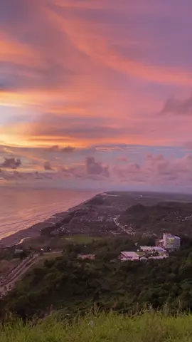 Senja di jogja ⛅️  #bukitshokaview #bukitshokajogja #bukitshoka #jogja #jogja24jam #fyp 