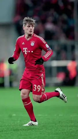 Toni Kroos: dari pemain yang diremehkan Bayern München hingga jadi salah satu gelandang terbaik di dunia! 😱🔥 Apa Bayern nyesel lepas Kroos cuma 25 juta euro? Simak kisah lengkapnya! ⚽🏆 #ToniKroos #RealMadrid #BayernMunchen #Transfer #SepakBola #PialaDunia2014 #SejarahBola #GelandangTerbaik #Brasil7-1 #CarloAncelotti #ToniKroos #RealMadrid #BayernMunchen #SejarahSepakBola #SepakBolaDunia #PialaDunia2014 #TransferPemain #LigaChampions #GelandangTerbaik #7-1Brasil #BeritaBola #CeritaBola #CarloAncelotti #FootballStory #JuaraDunia #TrendingBola #FYPBola #FYP #ViralSepakBola