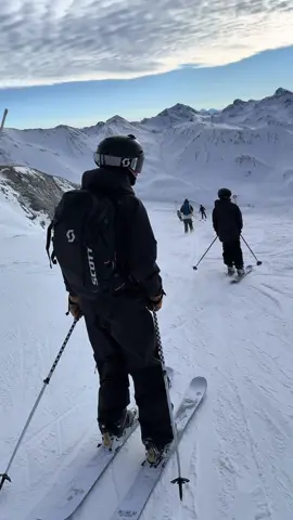 Throwback to the prettiest place I have ever skied @Townsend #creatorsearchinsights #skiing #view #switzerland #ski 