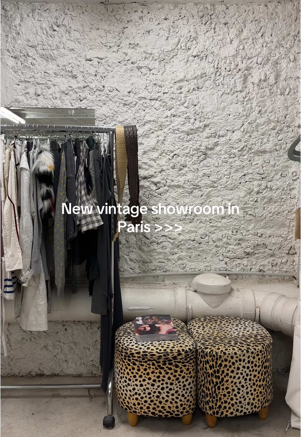 @souag forever new fav spot 💌🫶🏼🤍 #TikTokFashion #vintagefashion #fashioncreator #secondhandfashion #designerarchive #designervintage #vintageshop #vintageparis #parisfashion 