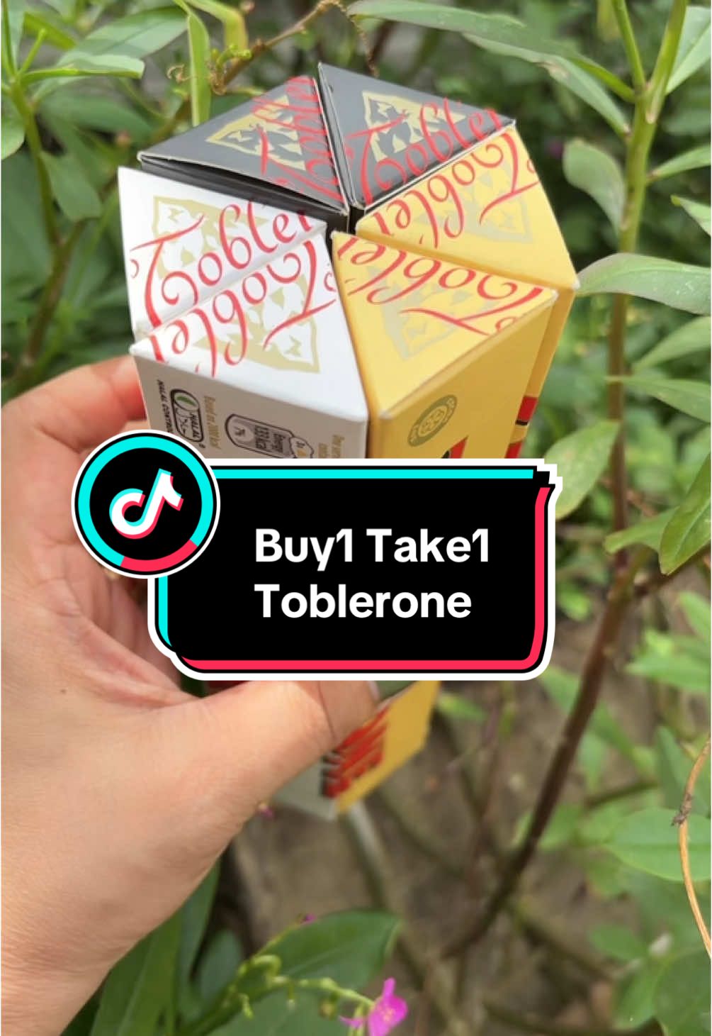 Perfect pang gifts sa lived ones this valentines.💝🥰 #toblerone #giftsideas #valentinesgifts #bestgifts #chocolate 