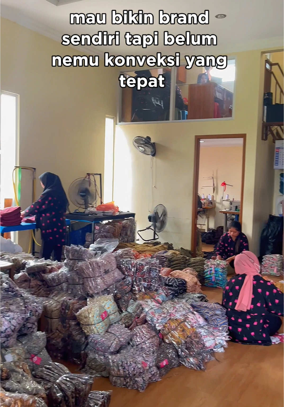 buruan yang mau punya usaha sendiri bisa langsung hubungi kami🥰 #grosir #foryou #4u #foryourpage #untukkamu #konveksi #makloon #daster #mididress #dress #busana #brand #lewatberanda #fashion #reseller #butik #modal 