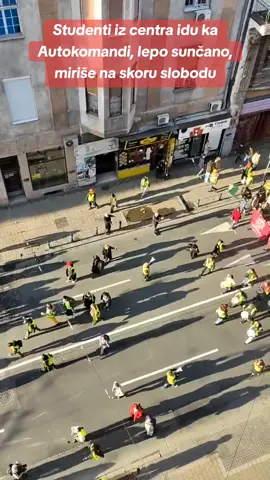 Cela Srbija je na nogama... Svi smo ujedinjeni sa jednim ciljem, sa jednom željom... Živeti slobodno Odlučniji nego ikad. Nećemo zaboraviti, nećemo odustati i nećemo dozvoliti da se ikada više ponovi. Do pobede. Do pravde. Do slobode.  Za necenzurisani sadržaj zapratite Telegram kanal t.me/usrana_motka link u opisu profila. Zapratite i drugi profil @Usrana Motka X  #politika #neceskopati #protesti #vucicuodlazi #kosovojesrbija  #riotintomarsizsrbije