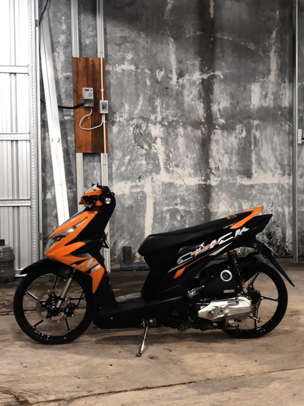 yg oren oren ajh#CapCut#ring17style #beatvietnamsytle🇻🇳 #vietnamstyle #ikuttrend #beatesp #matic17indonesia #matic17jatim #penggunaring17 #savering17 #lewatberanda #jjtipis #fypage #flflflflflflflf🧡likelikelikelikelike😊🙏 