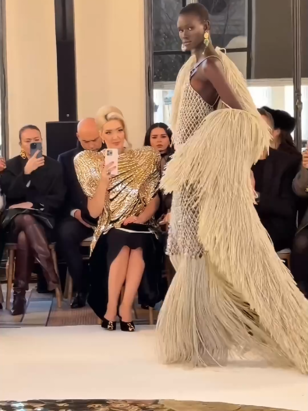 NEW! Rejoice chuol for schiaparelli ss25 couture #fashion #highfashion #model #models #modeling #fyp #fypage #fyppppppppppppppppppppppp #viral 