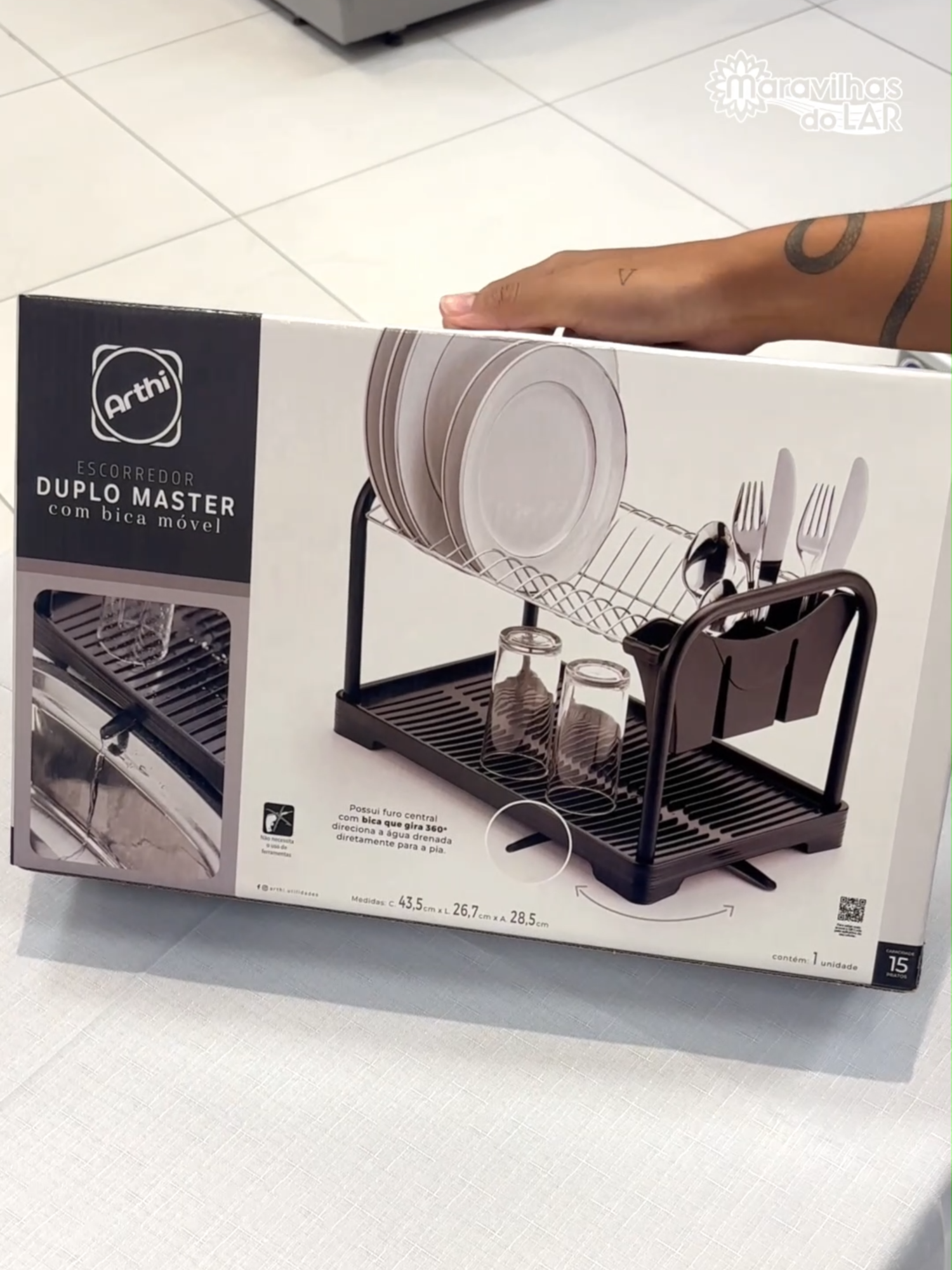 Chegou na Mara o Escorredor de Louça Duplo com bica móvel, para direcionar a água direto para a pia e manter sua bancada sempre sequinha! 🧼✨ Esse modelo é a melhor opção para quem quer otimizar o espaço na cozinha, sem abrir mão do estilo e da funcionalidade. • Escorredor Duplo Master | R$ 99,90 Visite a Mara mais próxima de você e garanta o seu. #maravilhasdolar #escorredordelouça #cozinha #organização #praticidade