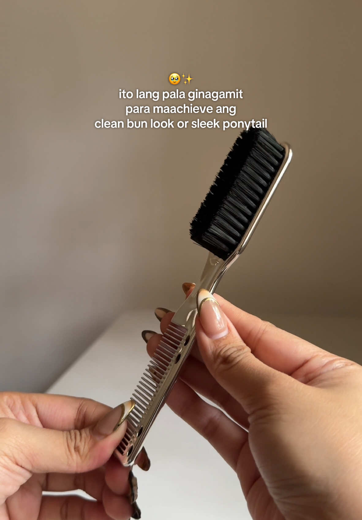 hair brush for that sleek bun or sleek ponytail look #hairbrush #bun #cleanlook #cleanbun #sleekhair #comb #doublesidedbrush #fyp #trending #viral 