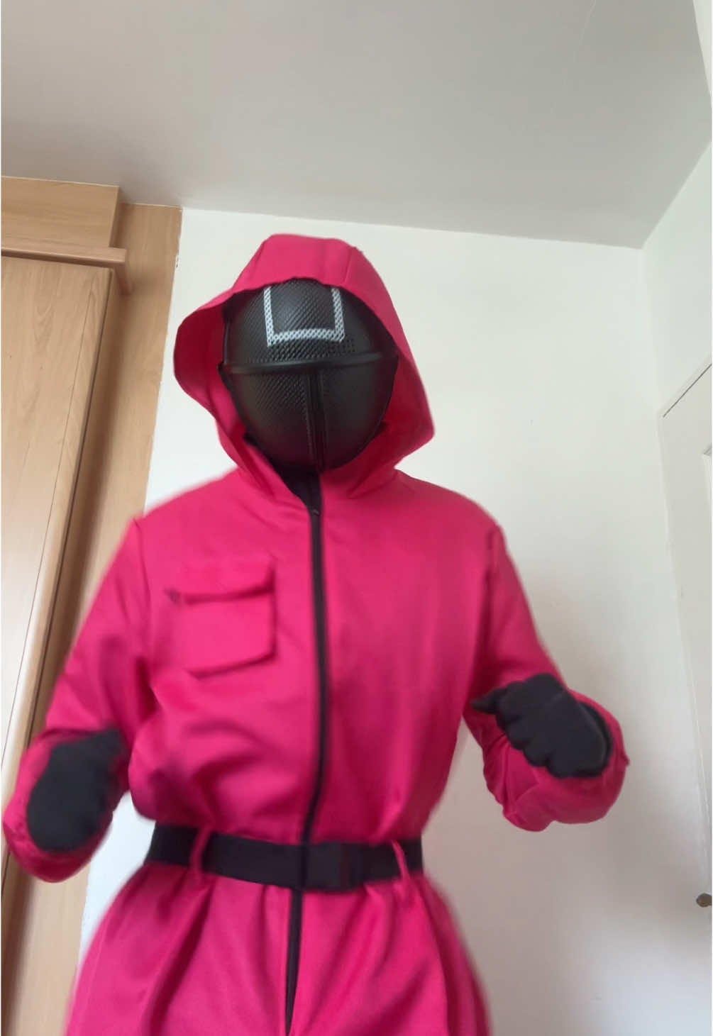 #squidgame #squidgameguard #squareguard #dancechallenge #dancer #gwenchana #