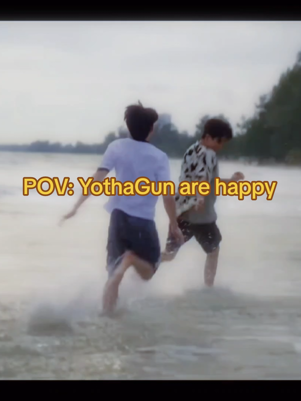 First song that came to my mind when I saw this YothaGun scene is mystery of love, and it just hits the feels 🌊☀️ #PerthSanta  #perthtanapon  #Santapp  #Perthppe  #Kdppe  #perfect10liners  #YothaGun  #gmmtv  #fyp  #bl 