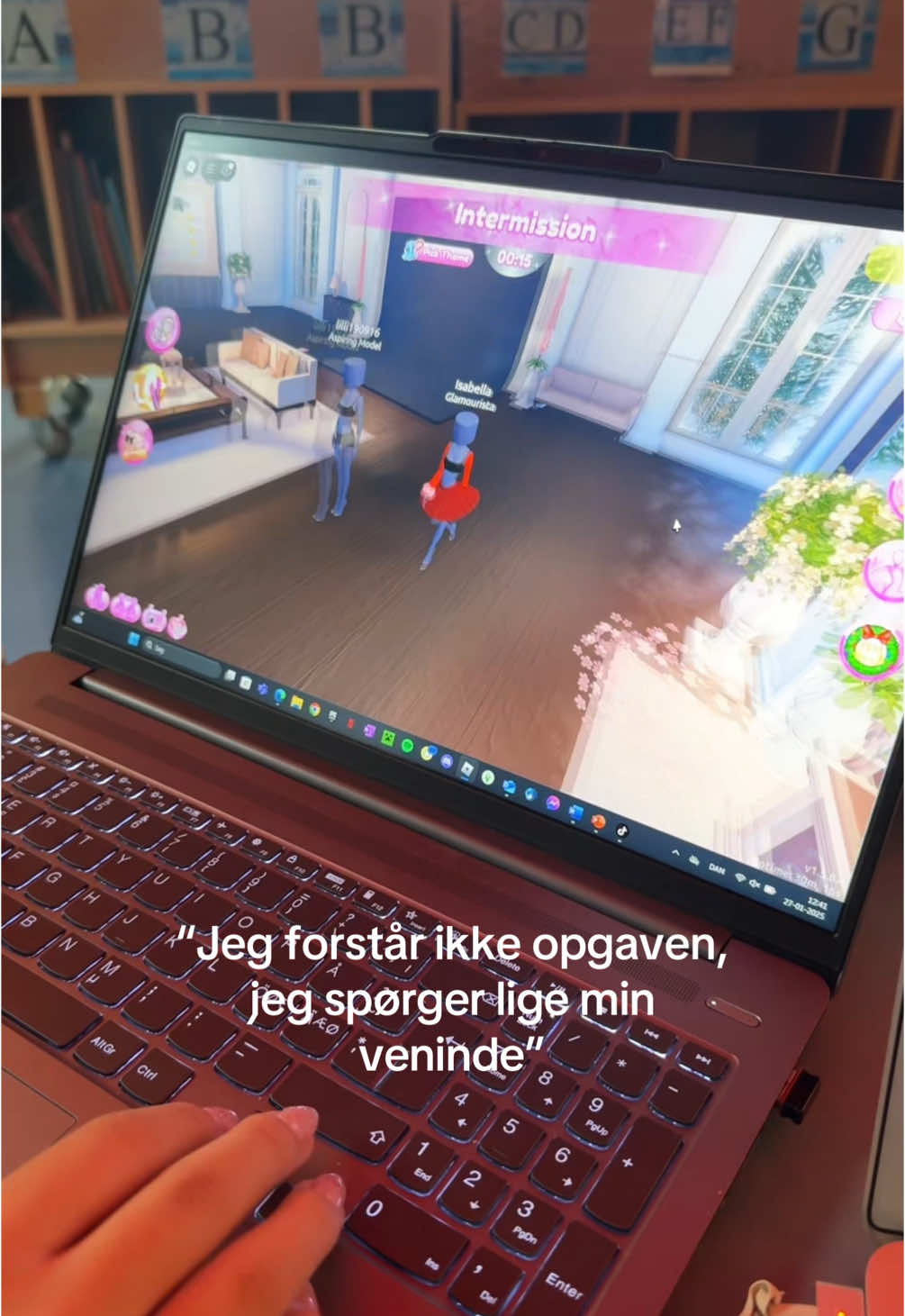 ægte #relatable #dresstoimpress #fyp #foryou #foryoupage #friends #homework #viral #school 