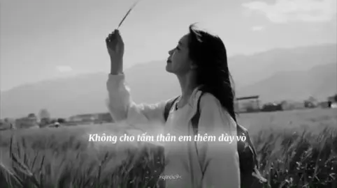 Là em đó hãy cứ sống tự do, xoá hết những phiền lo  #qtrcic9 #nhachaymoingay #xh #lyrics #xuanhuyhoan 