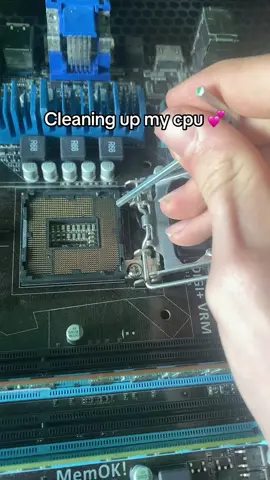 #cpu #pc #techtok #fyp #fy #fyyyyyyyyyyyyyyyy #dontletthisflop #meme 