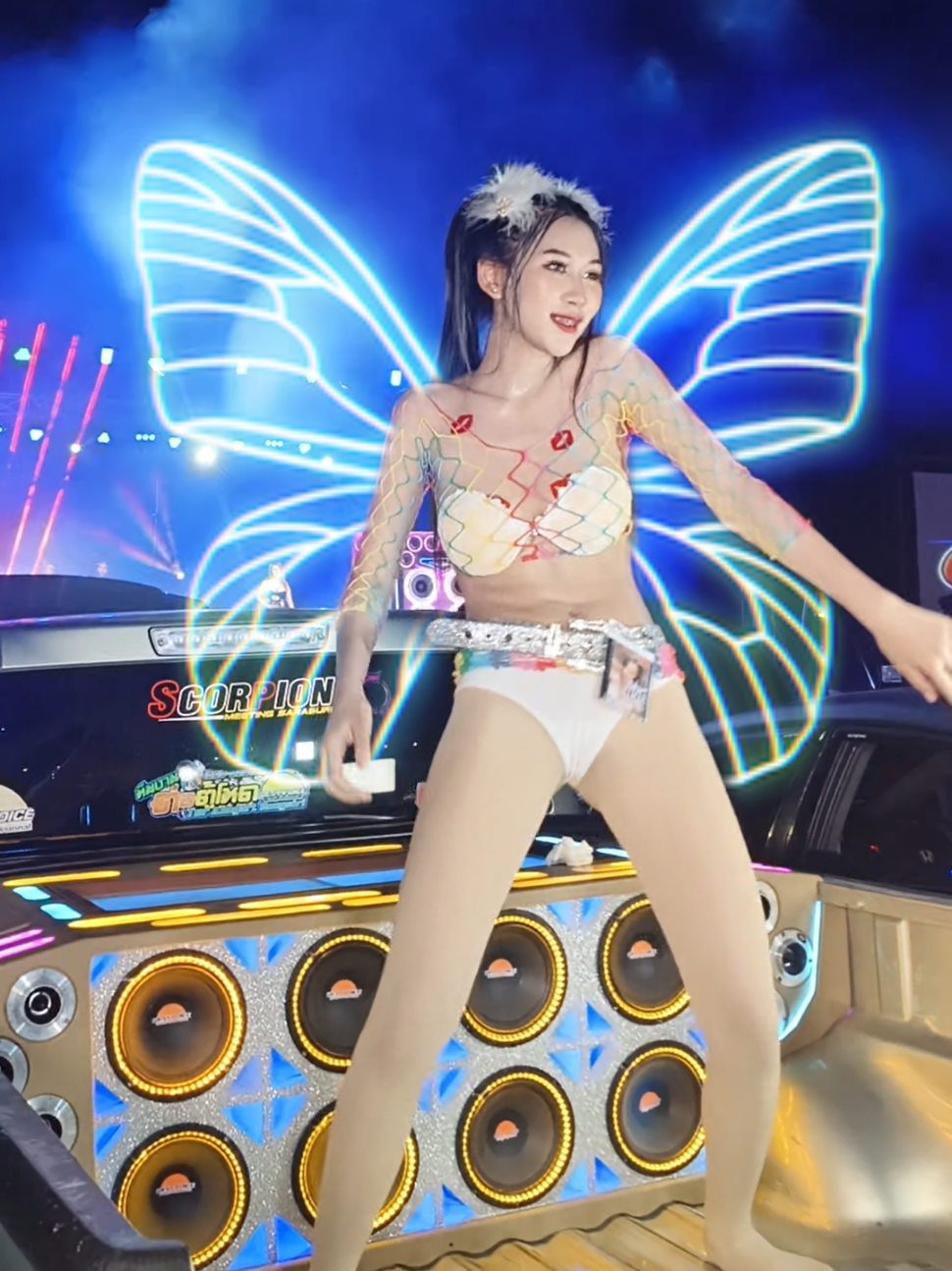 พริ้วไหวดังสายลม เอวน้องมีกระดูกไหมเนี้ย ทำไมมันพริ้วจัง