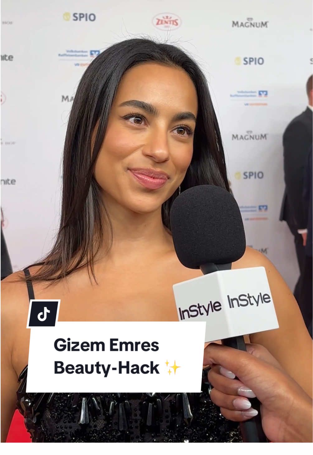 Was ist #GizemEmre's Beauty-Geheimnis? 🤫✨ @deutscherfilmball #redcarpet #beautyhacks #beautytips #beautyroutine #skincare #skincaretips #glowyskin #fackjugoehte #TikTokBeauty 