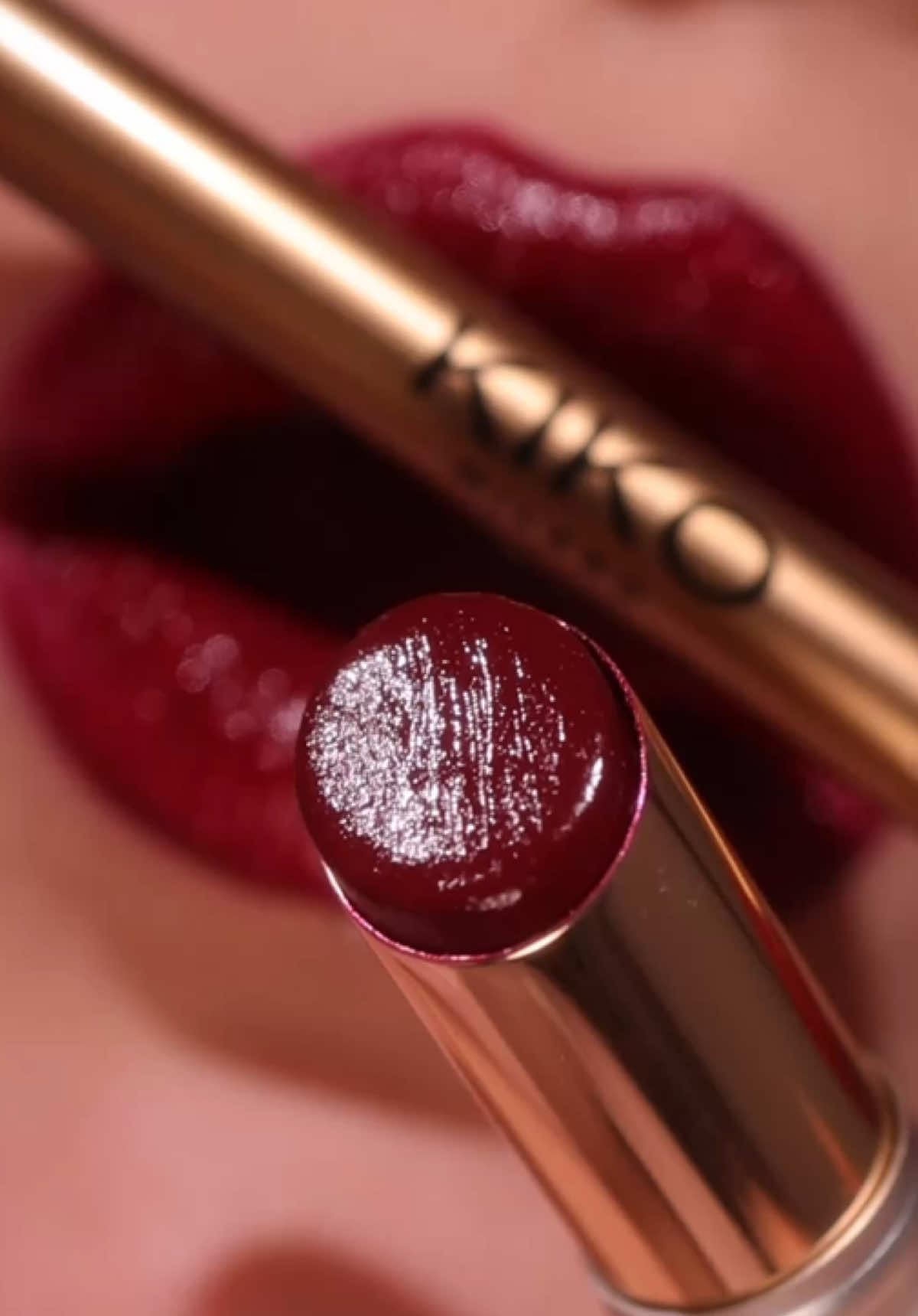 Couldn’t resist! 💋  @KIKO Milano  . . . #kikomilano #kiko #lipswatch #lipswatches #lippies #redlips #redlipstick #lipcombo #makeuptok #makeuptutorial #makeupvideo 