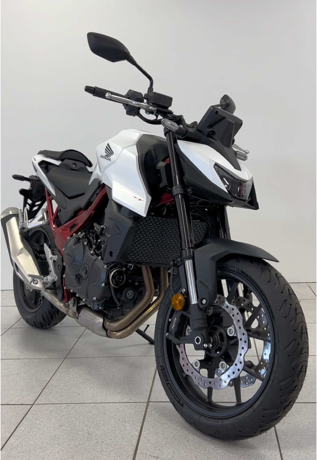 Brand new 25YM Hornet 750 just landed in stock. Check out on our website today: https://www.mileskingsport.com/new-bikes/street/cb750-hornet/2025 #hondamotorcycles #mileskingsport #teammks #cb750hornet #hondahornet750 #streetbike 