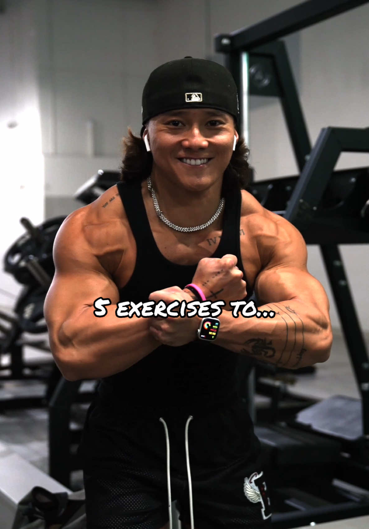 5 exercises to grow bigger shoulders 