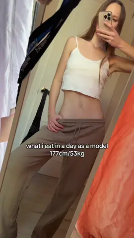 pretty realistic today:) #model #explore #modellife #food #wieid #fooddiary #wieid #healthy #healthylifestyle #SelfCare #modelroutine 