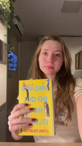 KKKKKKKKKKKK MANO EU NÃO SEI PQ EU ME EMOCIONEI, mas esse livro é lindo #romancebooks #livrostiktok #enimestolovers #melhordoquenosfilmes #wesbennett #lizbauxbaum #betterthanthemovies 