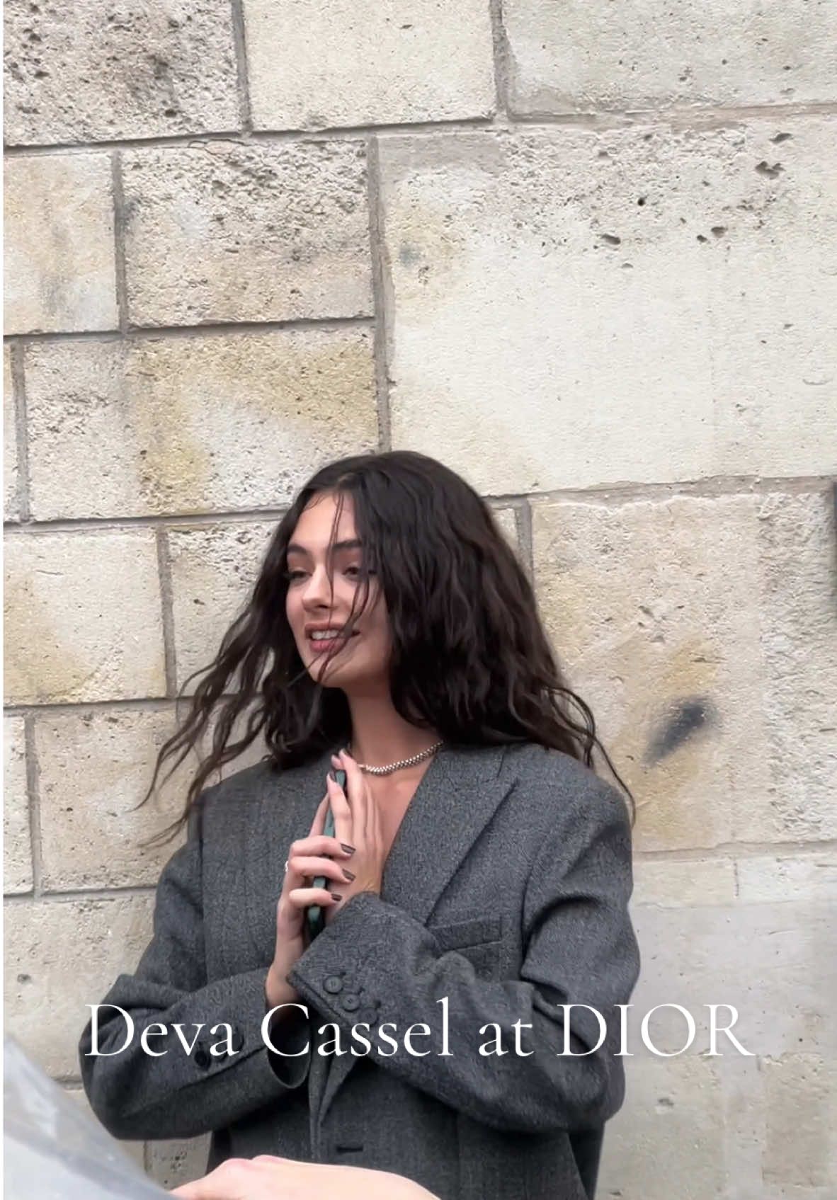Deva Cassel at Dior 🤍 Haute Couture 2025 #parisfashionweek#devacassel#dior#diorhautecouture#monicabellucci#dior2025#vincentcassel#deva#pfw2025#devacasselucci#monicabellucci #pfw #amsmagazine 