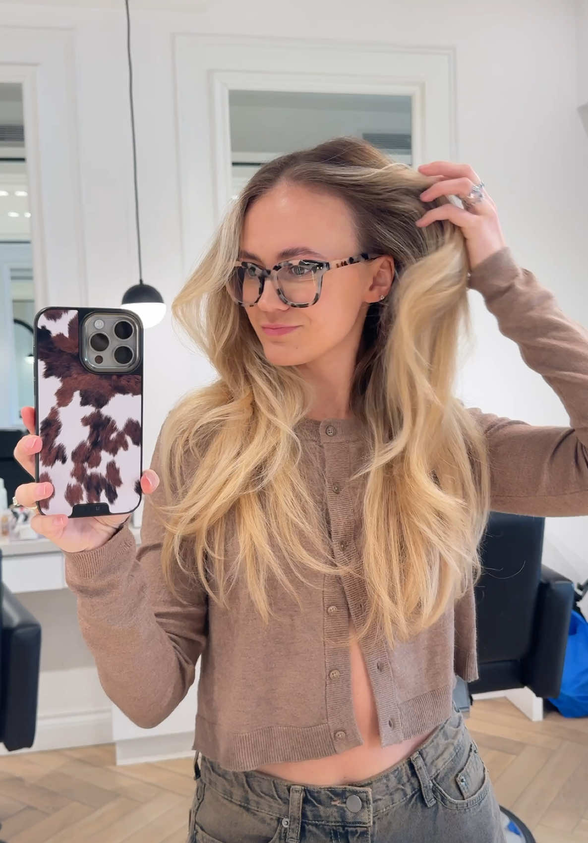 being a girl is fun 🎀🥹 @JEMS is the best and I can’t WAIT to have them do my hair + makeup for my wedding day 👰🏼‍♀️ #jenevoymakeupstudio #freshblowout #browlamination #freshbrows #girlthings 