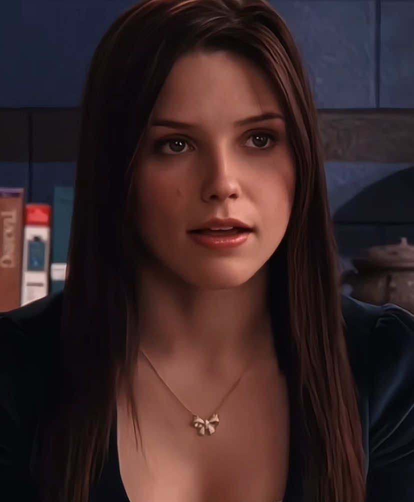 Nós pessoas meio Brooke Davis 🤝🤧 • #fyp #fy #onetreehill #onetreehilledits #onetreehillscenes #onetreehilledit #onetreehillforever #brookedavis #serie #series #edit #edits 