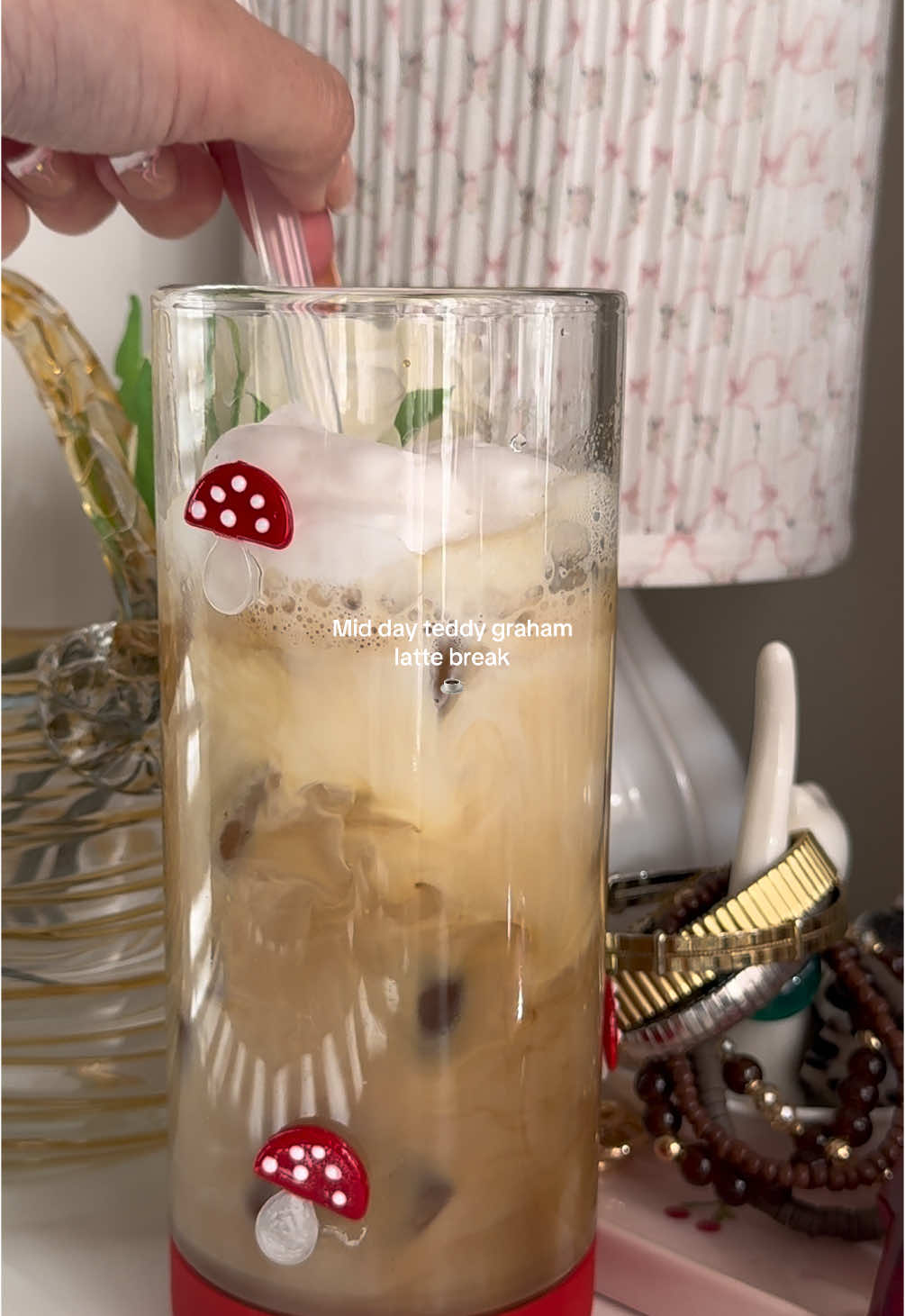 So delicious  #teddygrahams #teddygrahamlatte #latte #latterecipe #girly #girlythings #coffeebreak #icedcoffee #icedlatte #latteathome 